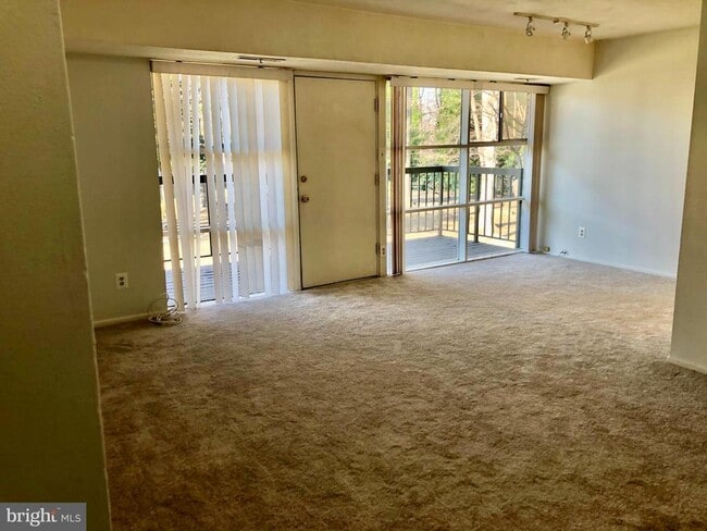 4943 Americana Dr in Annandale, VA - Building Photo - Building Photo