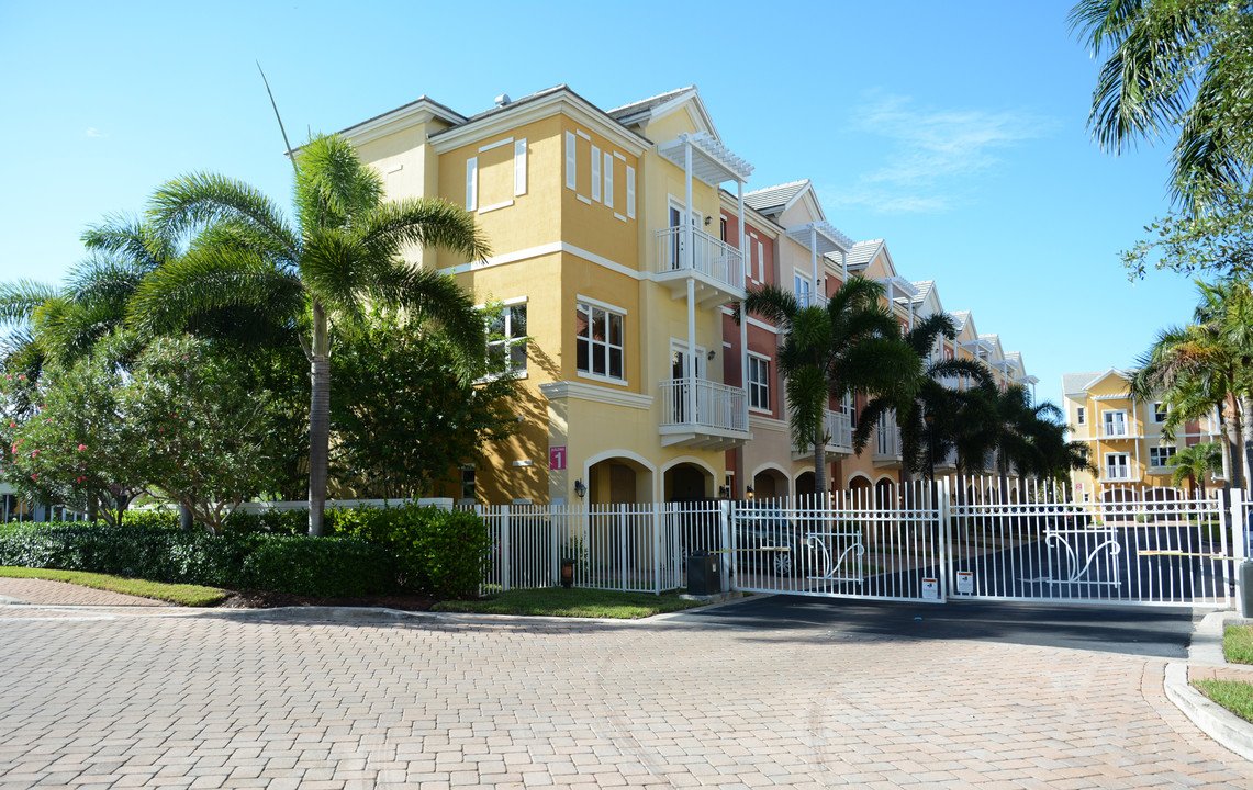 Vintage at Lighhouse Point in Lighthouse Point, FL - Foto de edificio