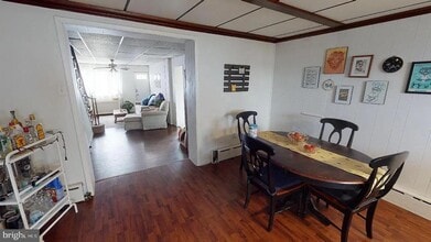 415 E Flora St in Philadelphia, PA - Building Photo - Building Photo