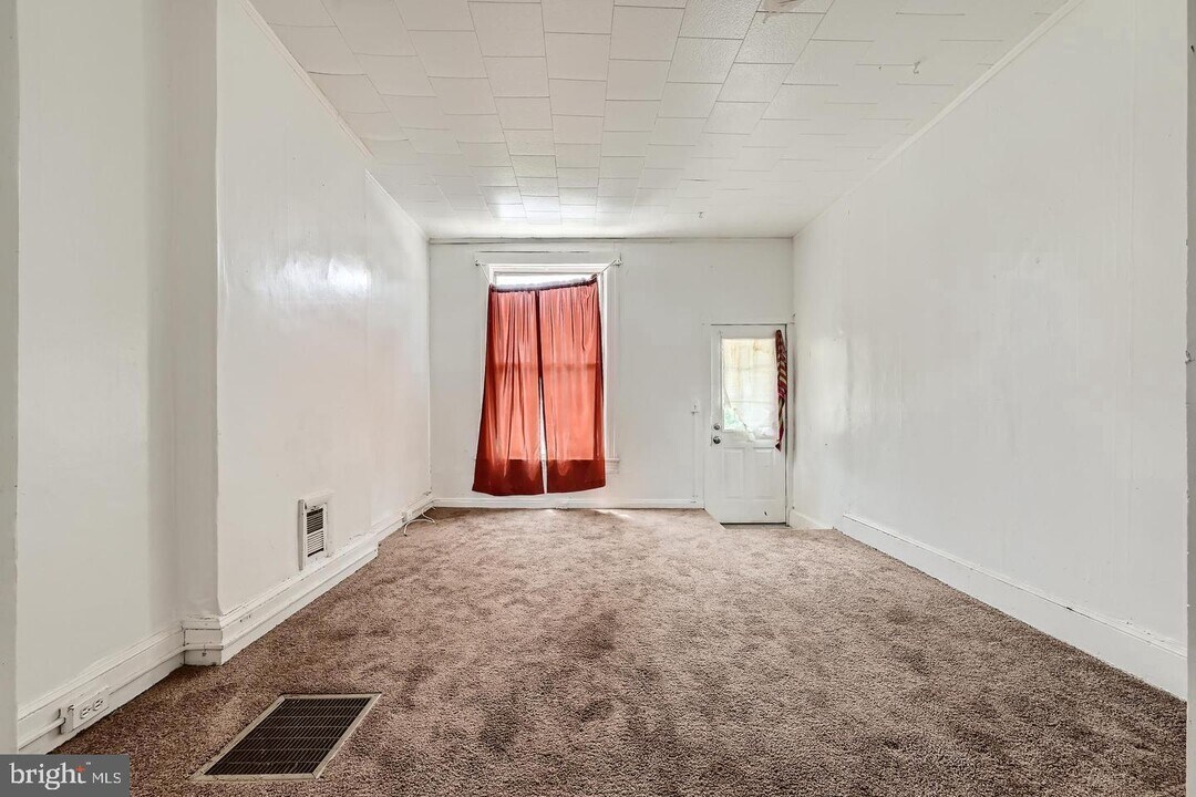 3130 Stafford St Photo