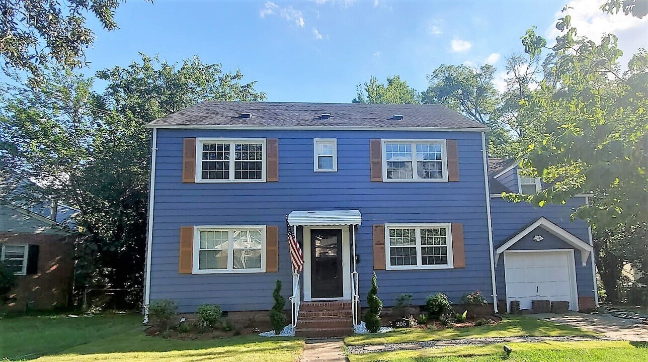 205 Glen Echo Dr in Norfolk, VA - Building Photo
