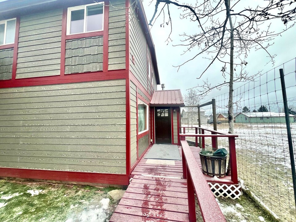 119 S Cedar Dr in Kalispell, MT - Building Photo