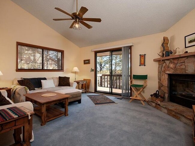 2424 N Whispering Pines Way in Flagstaff, AZ - Building Photo - Building Photo