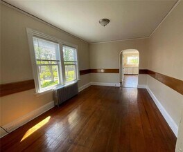 11 Russell Ave in Newport, RI - Building Photo - Building Photo