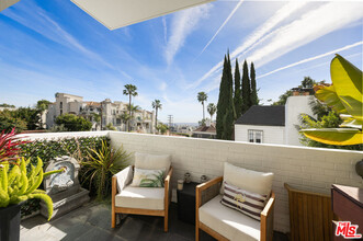 999 N Doheny Dr in West Hollywood, CA - Foto de edificio - Building Photo