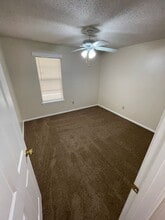 2344 Elm Park Dr in Baton Rouge, LA - Building Photo - Building Photo