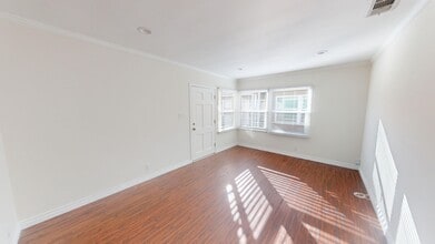 1205 W Victory Blvd in Burbank, CA - Building Photo - Building Photo