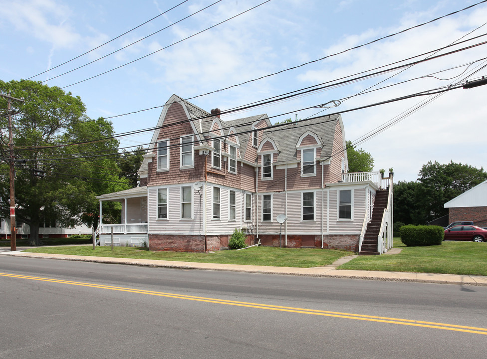 48 Washington St in Mystic, CT - Foto de edificio