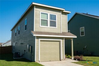 175 Amber Gln in Maxwell, TX - Building Photo - Building Photo