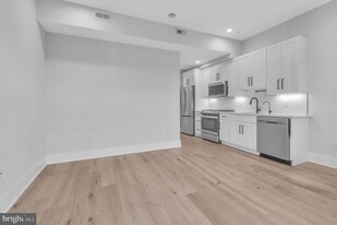 459 Florida Ave NW, Unit 4 in Washington, DC - Building Photo - Building Photo