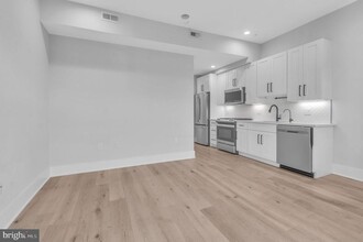 459 Florida Ave NW, Unit 4-Unit -4 in Washington, DC - Building Photo - Building Photo