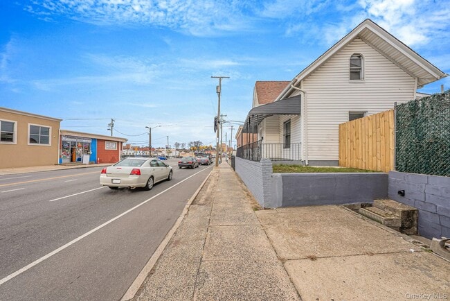 78 S Franklin St in Hempstead, NY - Building Photo - Building Photo