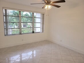 851 NE 14th Ave in Hallandale Beach, FL - Building Photo - Building Photo