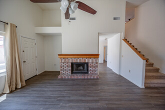 1421 W Camino Ct in Chandler, AZ - Foto de edificio - Building Photo