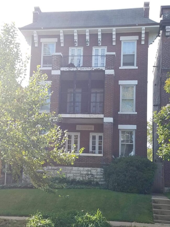 property at 5778 Pershing Ave