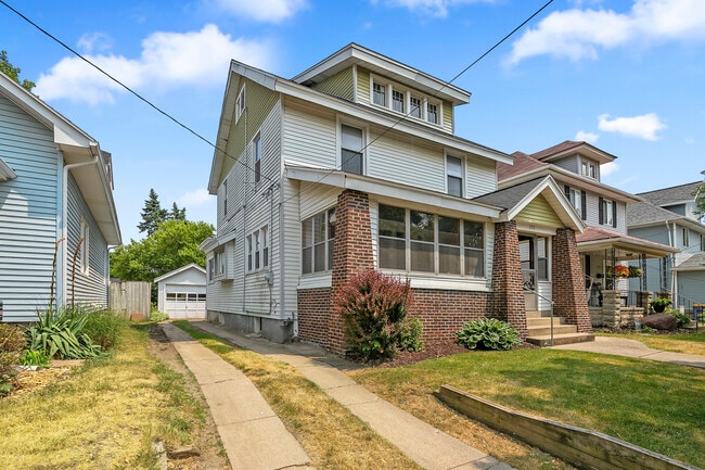 220 Valley Ave SW in Grand Rapids, MI - Building Photo - Building Photo