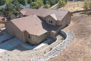 1466 Copper Point Cir in Reno, NV - Building Photo