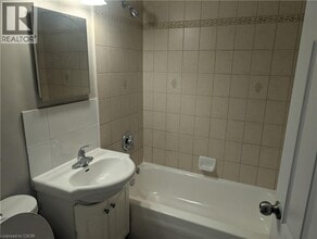 468 Ottawa St N in Hamilton, ON - Building Photo - Building Photo