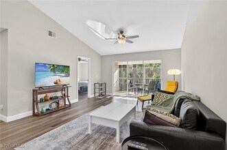 209 Robin Hood Cir in Naples, FL - Building Photo - Building Photo