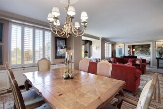 111 Cherry Valley Ave in Garden City, NY - Building Photo - Building Photo