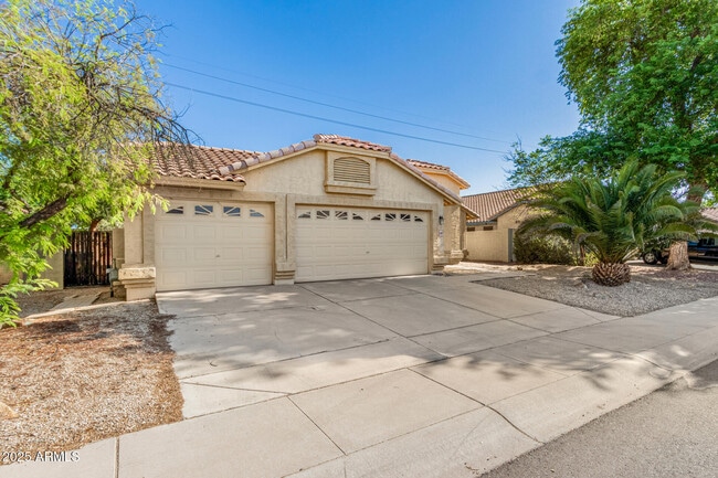 1580 W Springfield Way in Chandler, AZ - Foto de edificio - Building Photo