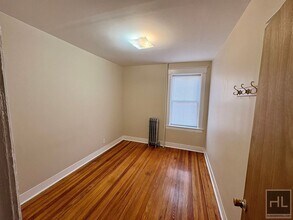 McLean avenue, Yonkers, Unit 2 in Yonkers, NY - Foto de edificio - Building Photo