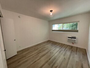 740 Orlando Ave-Unit -204 in Los Angeles, CA - Building Photo - Building Photo
