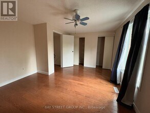 16 Tinti Pl in Vaughan, ON - Building Photo - Building Photo