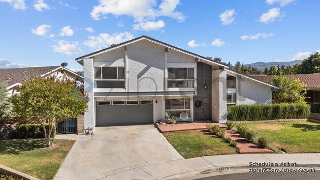 25572 Vía Brava in Santa Clarita, CA - Building Photo - Building Photo