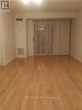 55 Strathaven Dr in Mississauga, ON - Building Photo - Building Photo