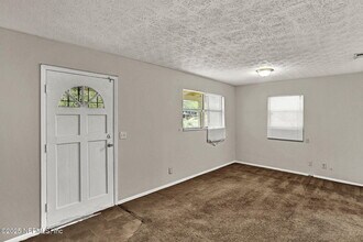 7063 Wonderland Ct in Jacksonville, FL - Building Photo - Building Photo