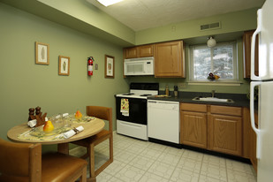 Olympic Gardens Apartments in Whitehall, PA - Building Photo