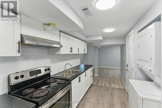 290 Scholfield Ave S in Welland, ON - Building Photo - Building Photo