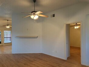 2428 Chestnut Way in Bedford, TX - Building Photo - Building Photo