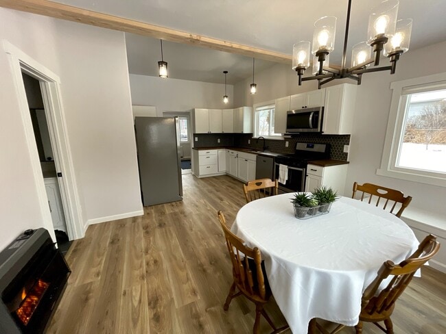 property at 812 S Dakota St