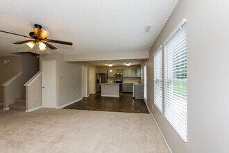 7029 Maple Park Ln in Charlotte, NC - Foto de edificio - Building Photo