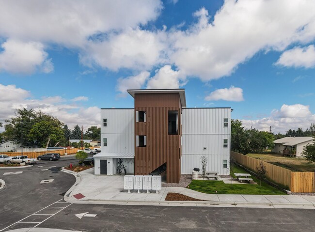 Skyview in Kalispell, MT - Foto de edificio - Building Photo