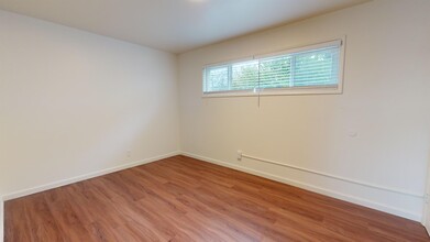 2405 Old Eureka Way, Unit 3 in Redding, CA - Building Photo - Building Photo