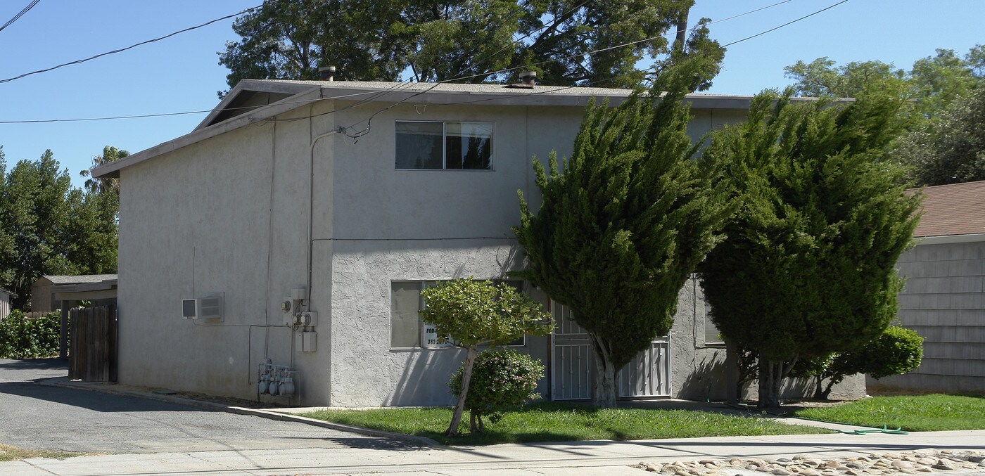 1006 W 7th St in Antioch, CA - Building Photo