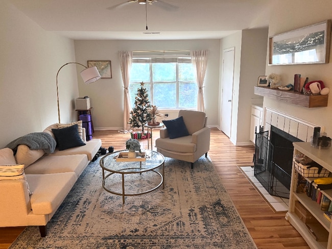 2011 N Hwy 17 in Mount Pleasant, SC - Building Photo - Building Photo