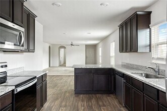 201 Cres Park Dr in Jarrell, TX - Building Photo - Building Photo