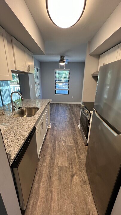 Amber Lake Apartment Homes in Charlotte, NC - Foto de edificio