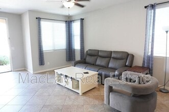 2981 E Nighthawk Wy in Phoenix, AZ - Building Photo - Building Photo