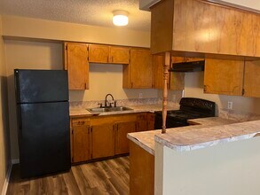 2305 Downey St, Unit 4 in La Marque, TX - Building Photo - Building Photo