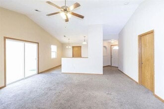 1618 Hickory Ln in Junction City, KS - Building Photo - Building Photo