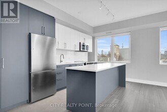 664-664 Spadina Ave. in Toronto, ON - Building Photo - Building Photo