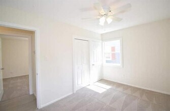 3325 McCrarey Dr in Houston, TX - Building Photo - Building Photo