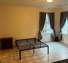 3 S County Center Dr in Visalia, CA - Building Photo - Building Photo