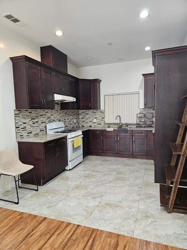 7655 Fern Ave in Rosemead, CA - Building Photo - Building Photo