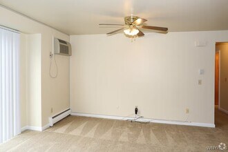 1 Sheridan Dr in Tonawanda, NY - Building Photo - Building Photo